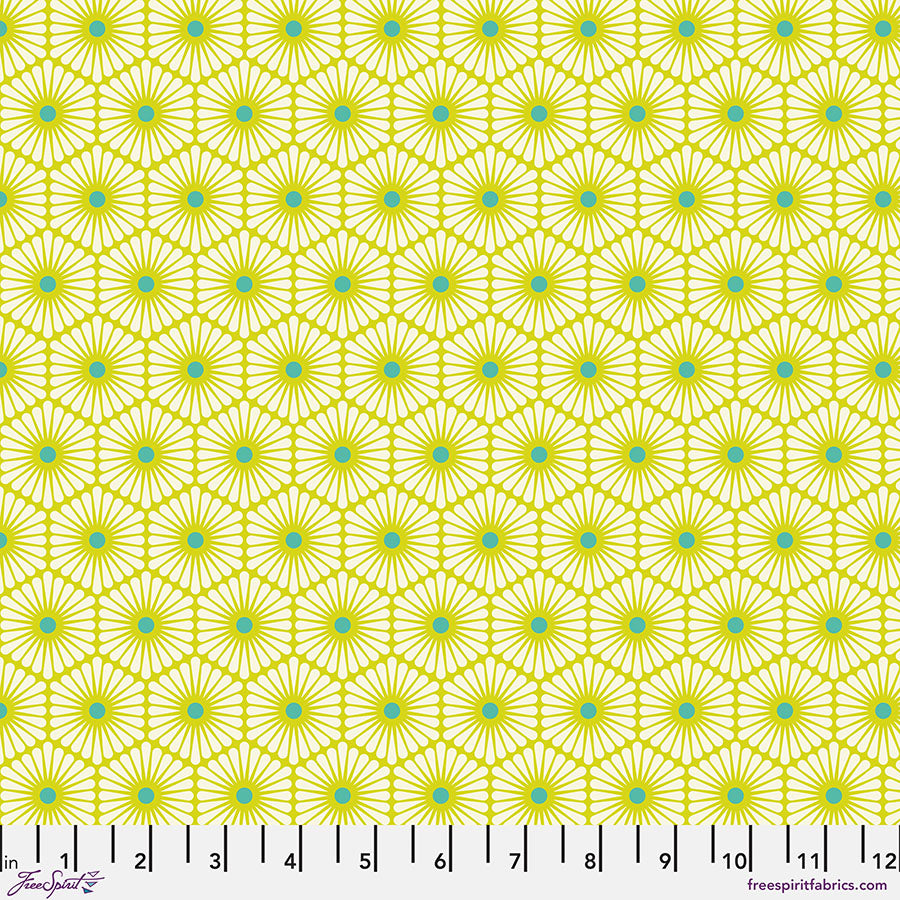 Besties by Tula Pink : Daisy Chain in Clover : Free Spirit