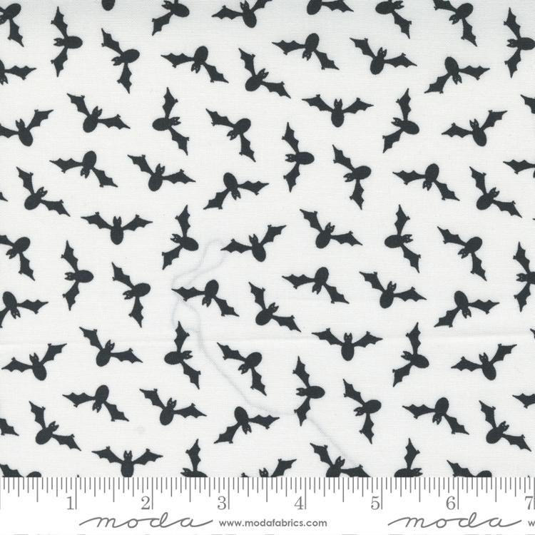 Too Cute to Spook by Me & My Sisters Designs : 22423-14 White Ghost : Moda