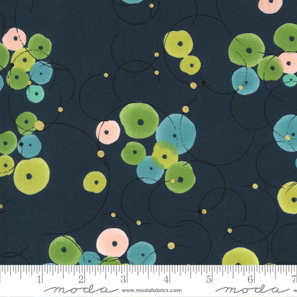 Dance in Paris by Zen Chic : Modern Cha Cha Cha in Navy : Moda