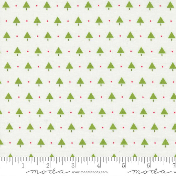 Merry Little Christmas by Bonnie & Camille : 55246-19 Cream Multi : Moda