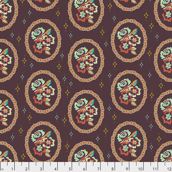 New Vintage by Kathy Doughty : Mini Charm in Ganache : Free Spirit